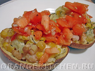 Запеченный картофель с овощами